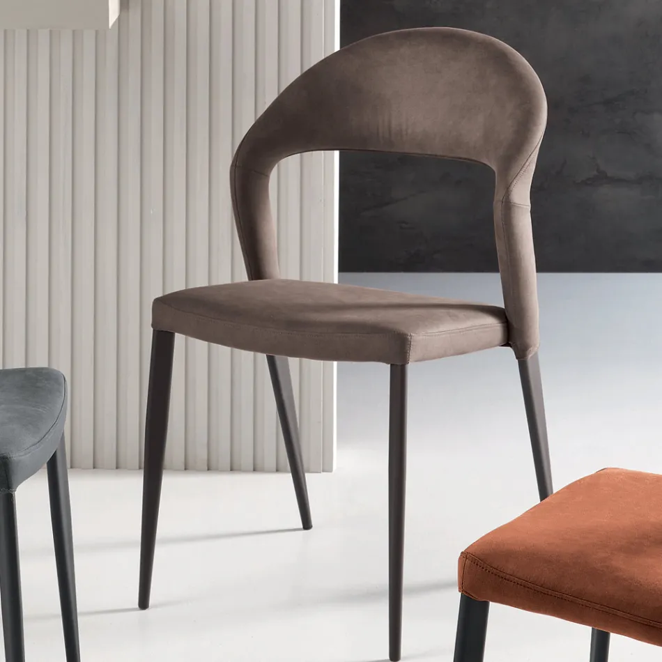 2 Sedie Rivestite in Similpelle Colorata e Base in Metallo Verniciato - Boccaccio Viadurini