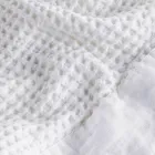 Accappatoio con Cappuccio in Nido D'Ape di Cotone con Balza di Lino - Plush Viadurini