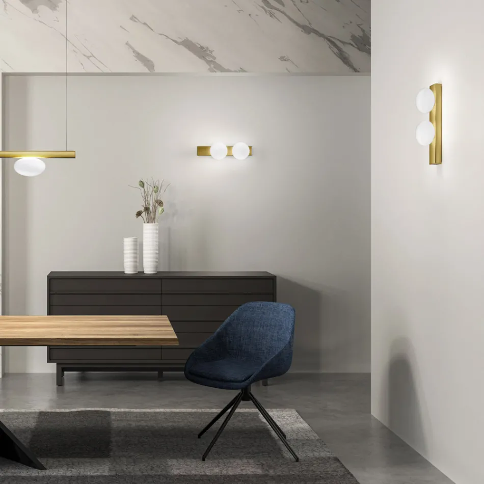 Applique o Plafoniera in Alluminio e Luce in Vetro Soffiato Bianco - Alma Viadurini