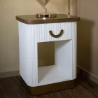 Comodino in Legno Decorato con Linee in Rilievo con Cassetto e Ripiano - Rachel Viadurini