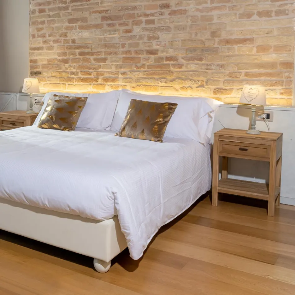 Comodino in Teak Massello con 1 Cassetto - Penca Viadurini