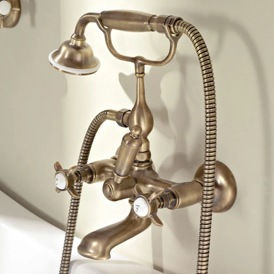 Gruppo Vasca Stile Classico in Ottone e Maniglie a Farfalla - Miriano Viadurini