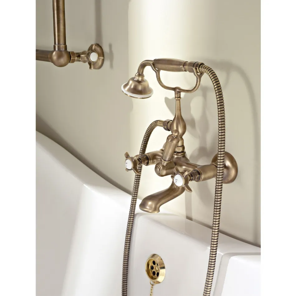 Gruppo Vasca Stile Classico in Ottone e Maniglie a Farfalla - Miriano Viadurini