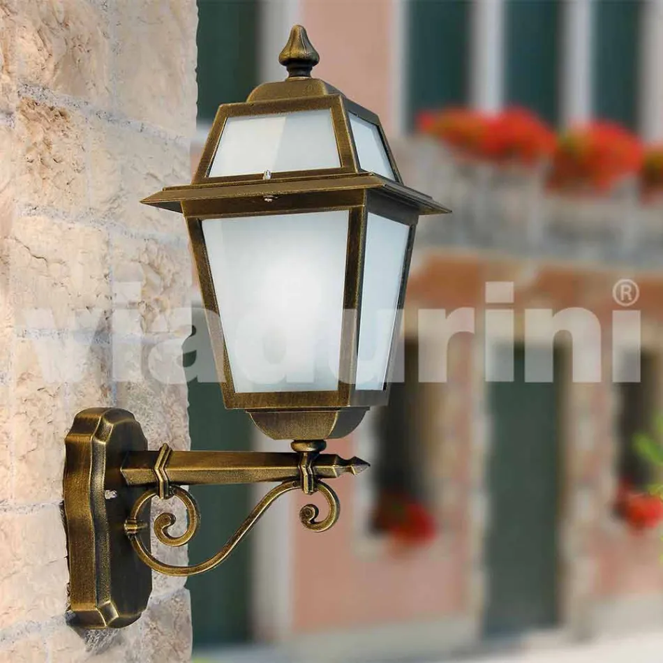 Lampada a muro da giardino in alluminio prodotta in Italia, Kristel Viadurini
