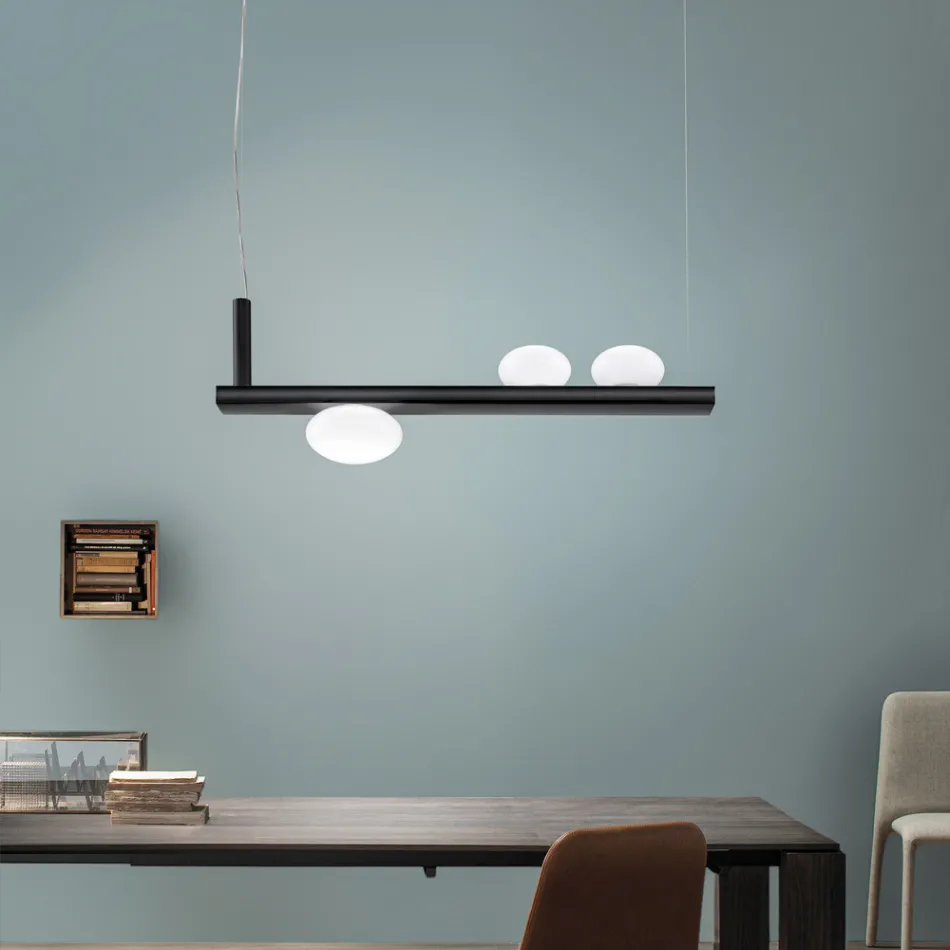 Lampadario in Alluminio e Luce in Vetro Soffiato Bianco - Alma Viadurini