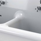 Lavabo a doppia vasca da muro in ceramica bianca stile moderno Andy Viadurini