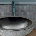 Lavabo da Appoggio Rotondo in Pietra Naturale Nero Esterno Grezzo Pai Viadurini