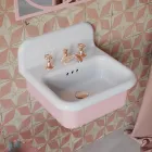 Lavabo per il Bagno Sospeso e in Ceramica Color Bianco e Rosa Confetto - Manila Viadurini