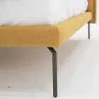 Letto Matrimoniale in Tessuto con Piedini in Metallo Made in Italy - Glorio Viadurini