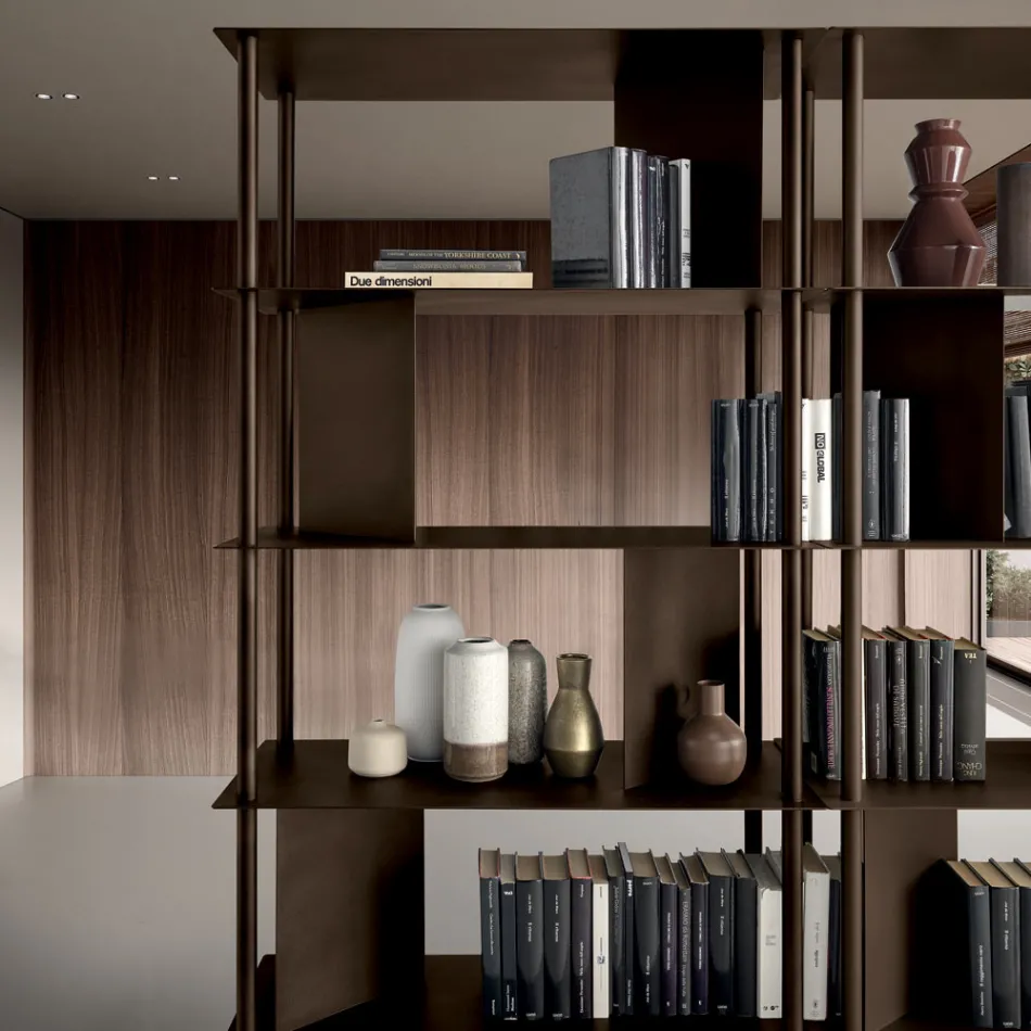 Libreria Verticale Realizzata in Metallo Verniciato Made in Italy - Filiberta Viadurini