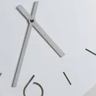 Orologio da Parete Bianco di Design Classico in Legno Rotondo - Settimio Viadurini