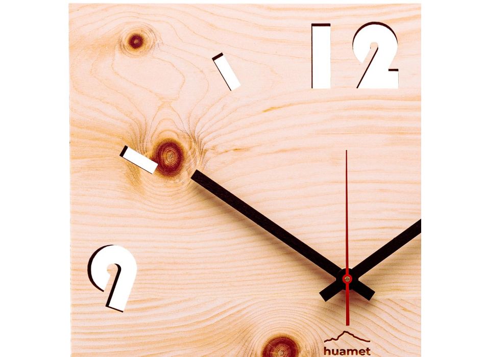 Orologio da parete in legno di cirmolo realizzato in Italia Andrea Viadurini