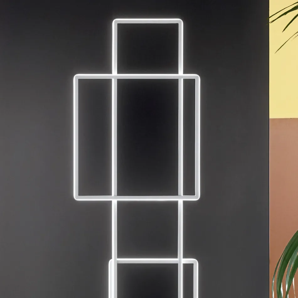 Piantana a LED in Metallo Verniciato Oro o Argento di Design - Formale Viadurini