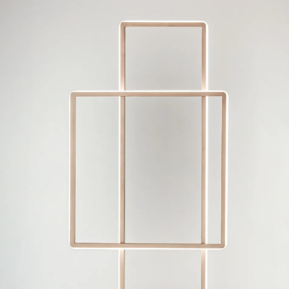 Piantana a LED in Metallo Verniciato Oro o Argento di Design - Formale Viadurini