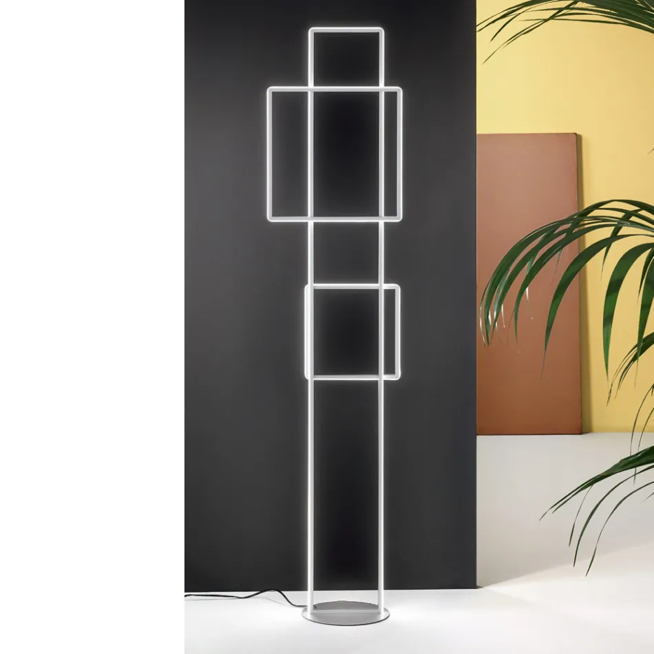 Piantana a LED in Metallo Verniciato Oro o Argento di Design - Formale Viadurini