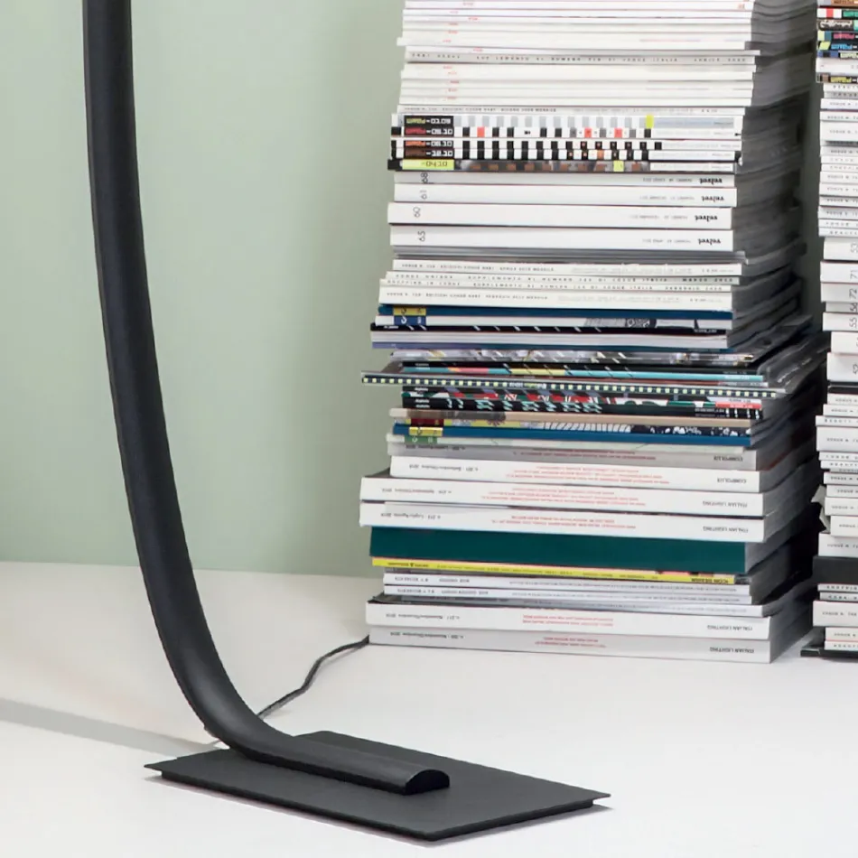 Piantana Moderna a LED Dimmerabile in Metallo Nero, Oro o Bianco - Gondola Viadurini