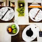 Piatto da Portata Rotondo in Marmo Bianco di Carrara Made in Italy - Kamil Viadurini