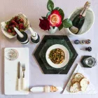 Piatto Esagonale da Portata in Marmo Bianco Carrara o Nero Marquinia - Ludivine Viadurini