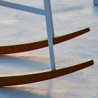 Poltrona a dondolo da giardino Varaschin Summer Set in acciaio e legno Viadurini