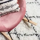 Poltrona a Dondolo Imbottita Effetto Velluto Design Scandinavo - Pippy Viadurini