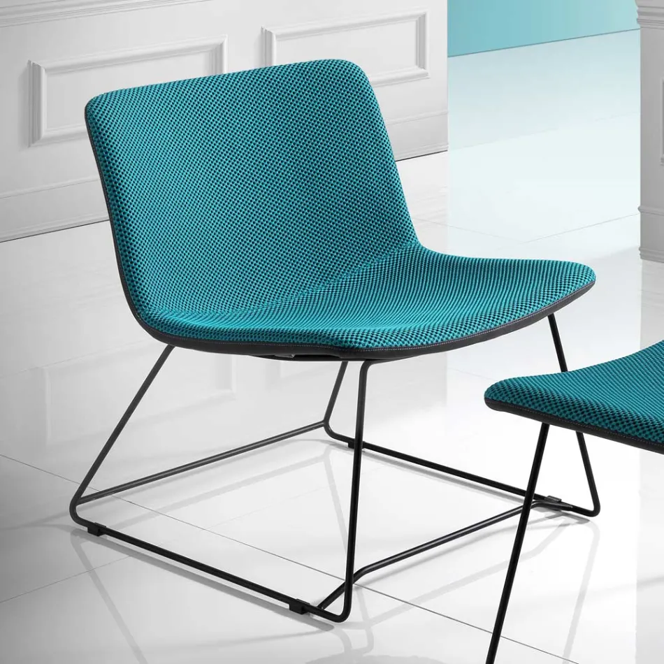 Sedia con Poggiapiedi in Tessuto Vulcano e Gambe in Metallo Made in Italy - Amane Viadurini