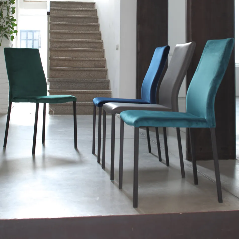 Sedia da Cucina con Gambe in Metallo e Seduta in Velluto, 4 Pezzi - Darvina Viadurini