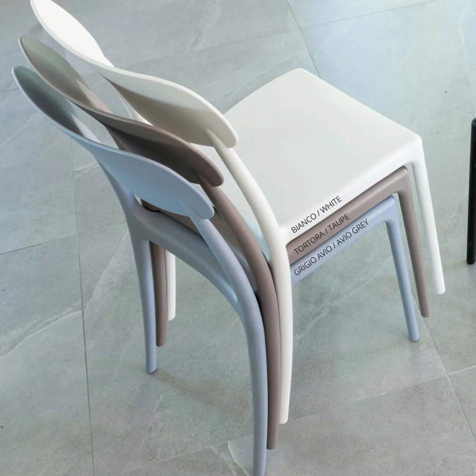 Sedia da Interno e Esterno Impilabile in Polipropilene di Diversi Colori - Garima Viadurini