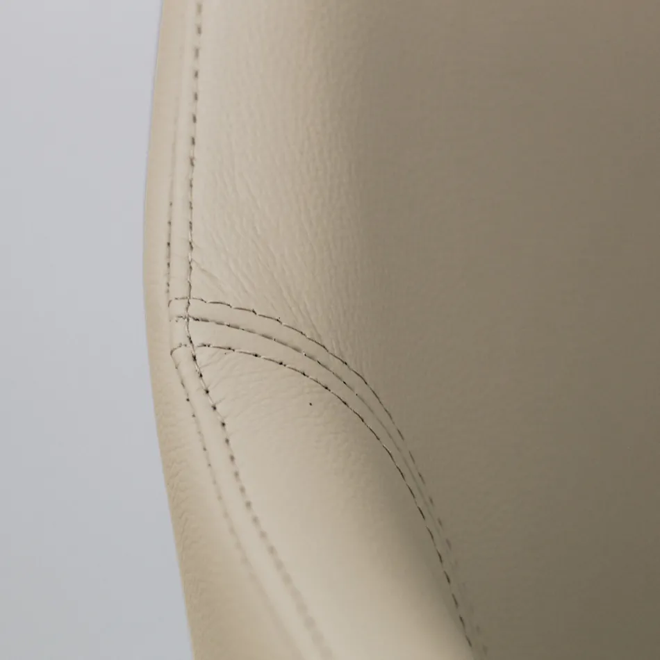 Sedia da Pranzo con Braccioli in Pelle Color Ghiaccio Made in Italy - Lyanne Viadurini