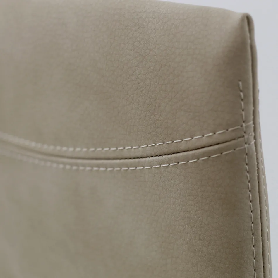 Sedia da Soggiorno in Similpelle con Gambe Laccate Made in Italy - Roslin Viadurini