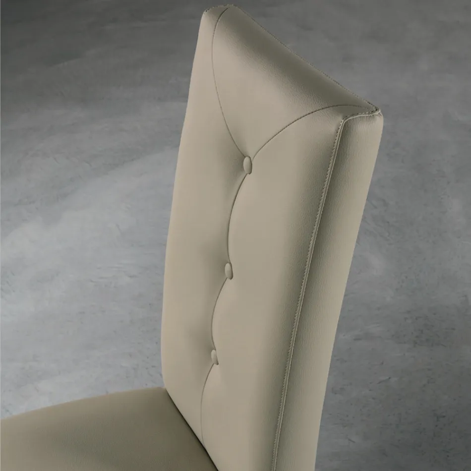 Sedia in Legno e Seduta in Ecopelle con Bottoni Design Italiano - Mircea Viadurini