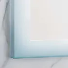 Specchio moderno con bordi vetro satinato, illuminazione LED, Ady  Viadurini