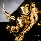 Statuina a Forma di Toro in Ceramica Lavorata a Mano Made in Italy - Bulino Viadurini