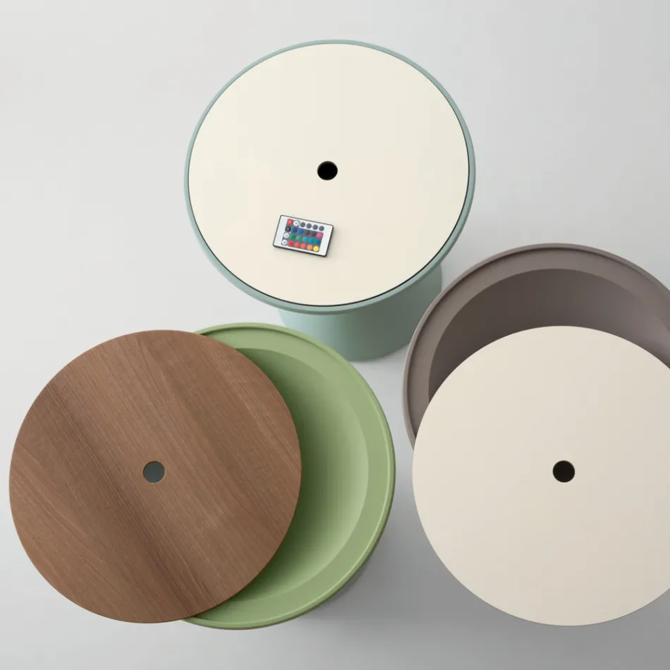 Tavolino Caffè da Esterno in Polietilene Colorato con Vano Interno - Acuto Viadurini