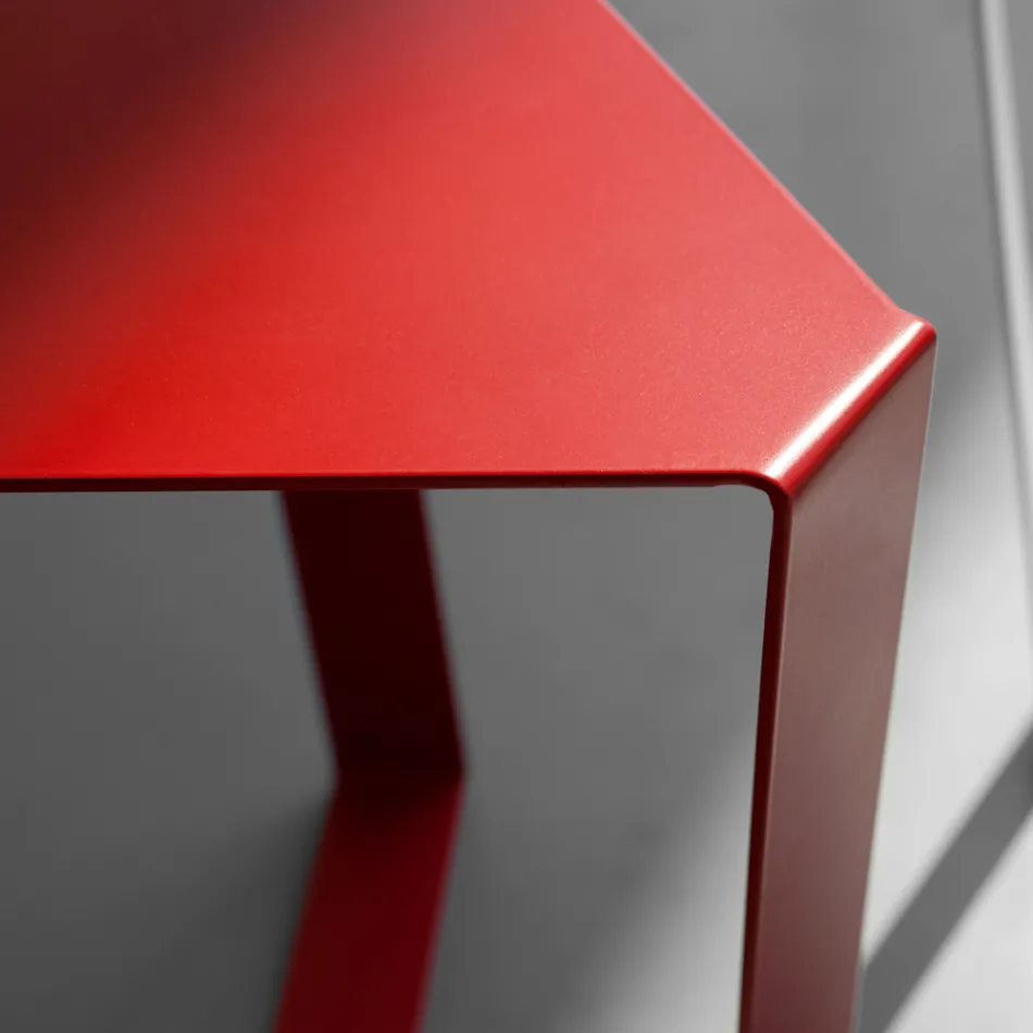 Tavolino da Caffè in Metallo Colorato di Design Made in Italy - Yasmine Viadurini