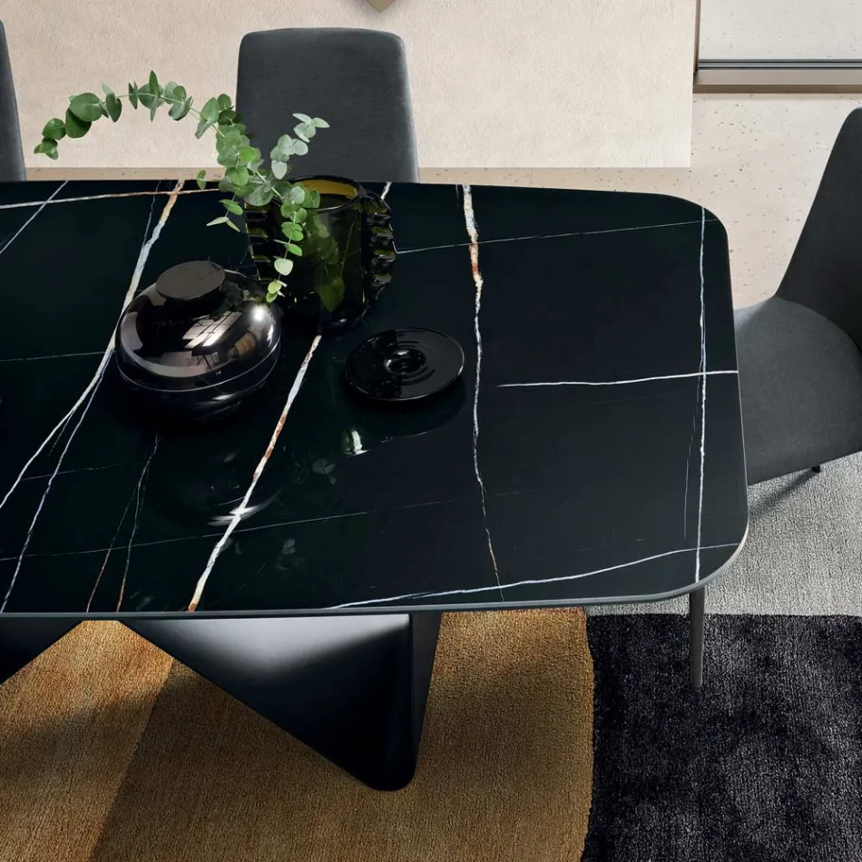 Tavolo 210x110 cm con Piano in Ceramica Effetto Marmo e Base in Metallo - Adriano Viadurini