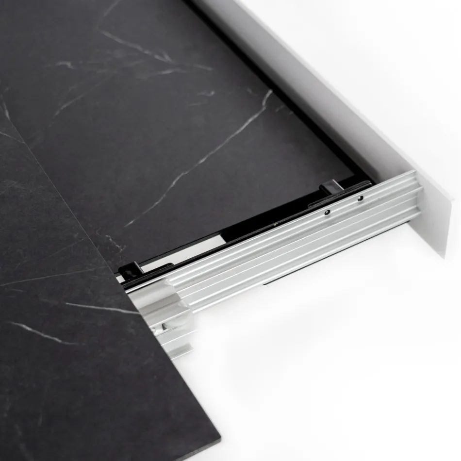 Tavolo Allungabile a 270 cm con Piano in HPL e Base in Alluminio - Villongo Viadurini