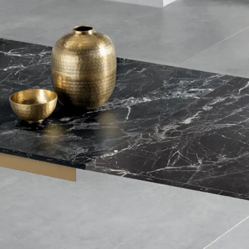 Tavolo Allungabile con Piano in Laminato Effetto Marmo Dark - Anice Viadurini