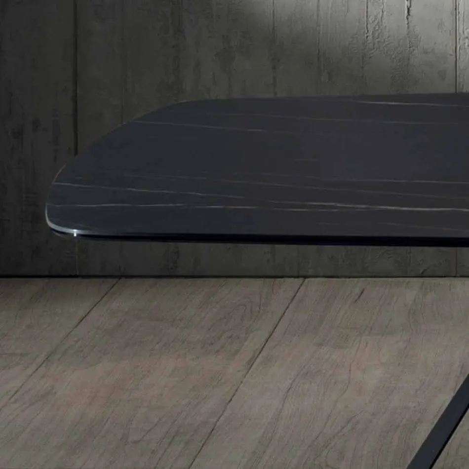 Tavolo da Pranzo di Design in Ceramica Effetto Portoro e Metallo Opaco - Falcon Viadurini