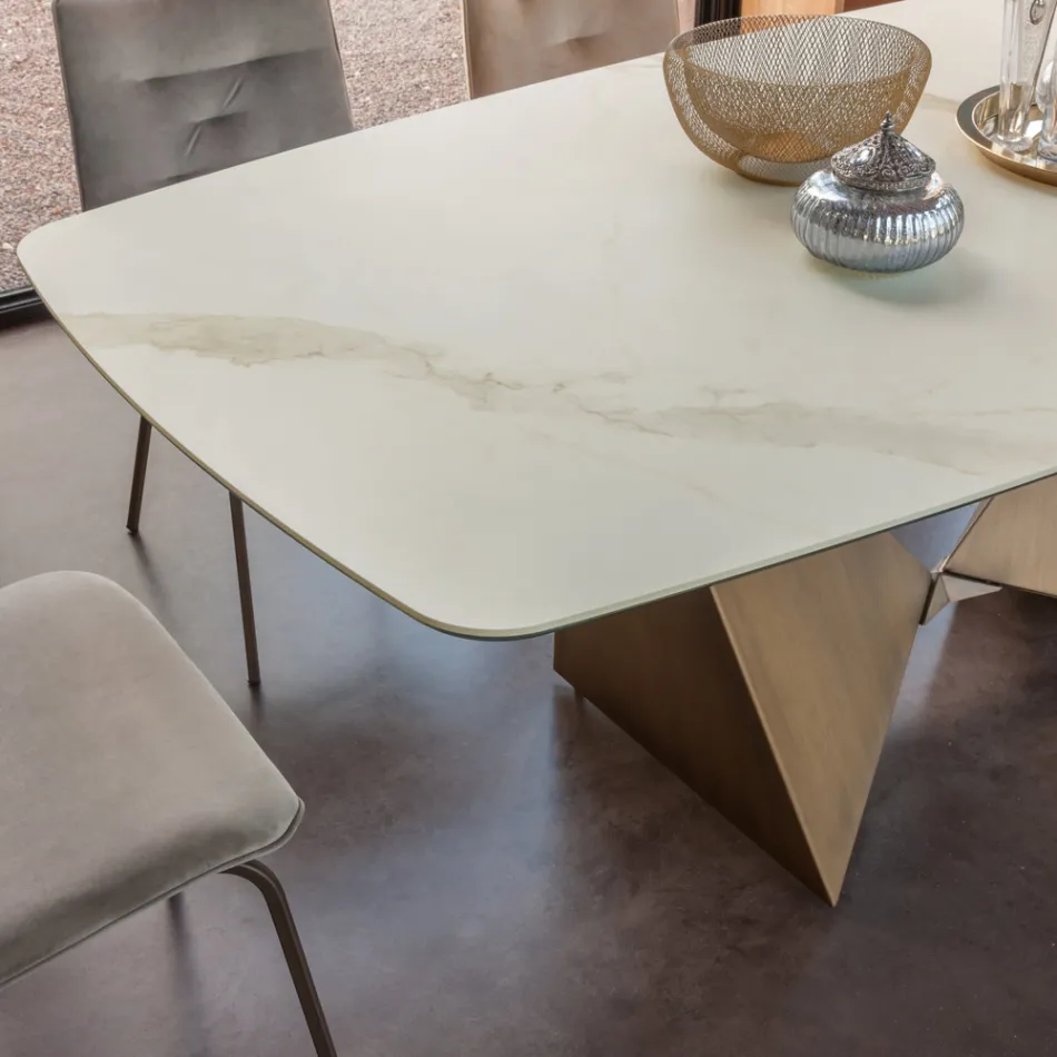 Tavolo da Pranzo in Ceramica 3mm e Base in Metallo Made in Italy - Peonia Viadurini