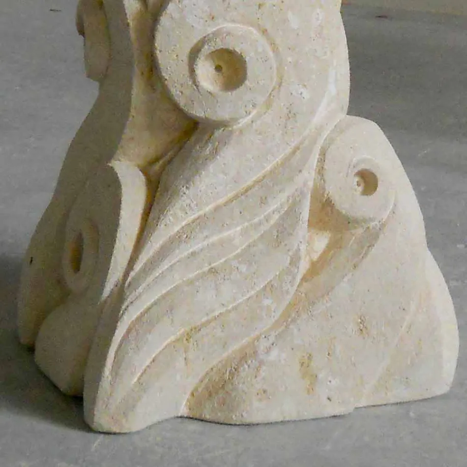 Tavolo da pranzo in pietra con piano in cristallo di design Giasone Viadurini