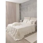 Tenda di Lino Leggero con Organza e Ricamo Gotico al Centro di Lusso - Marinella Viadurini