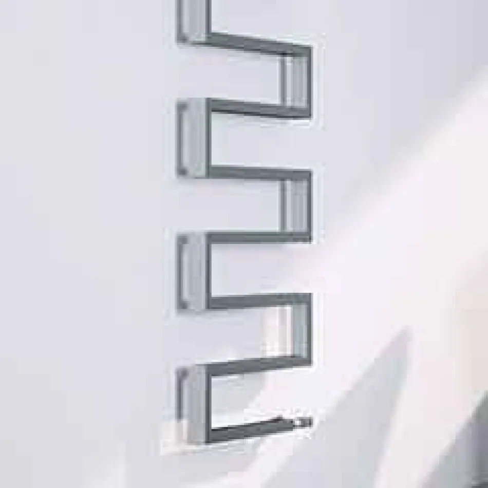 Termoarredo verticale idraulico finitura cromata Snake by Scirocco H Viadurini