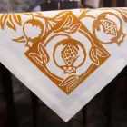 Tovaglia in Lino d’Alto Artigianato con Stampa a Mano d’Arte Italiana - Marchi Viadurini