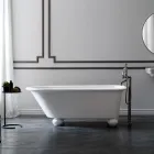 Vasca da Bagno in Solid Surface Bianco Opaco con Piedini - Gradi Viadurini