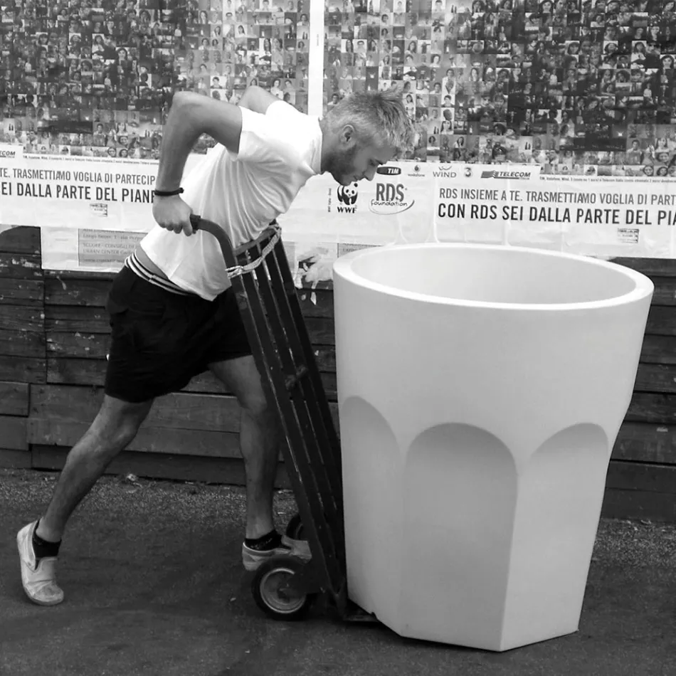 Vaso Alto Decorativo con Forma di Bicchiere in Polietilene Made in Italy - Pucca Viadurini